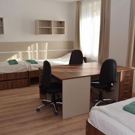 Marothi Kollegium Hostel Ντέμπρετσεν Εξωτερικό φωτογραφία