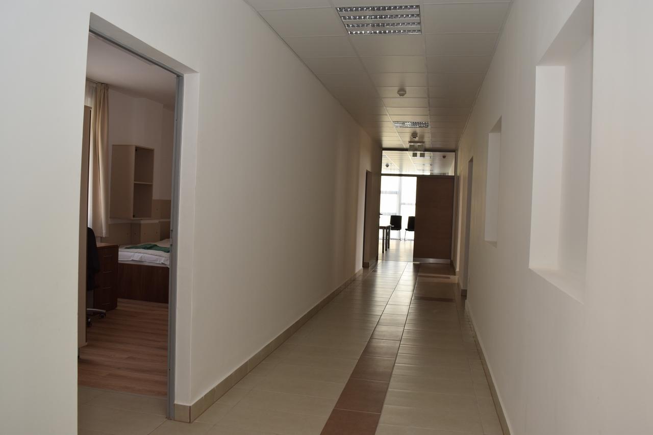 Marothi Kollegium Hostel Ντέμπρετσεν Εξωτερικό φωτογραφία