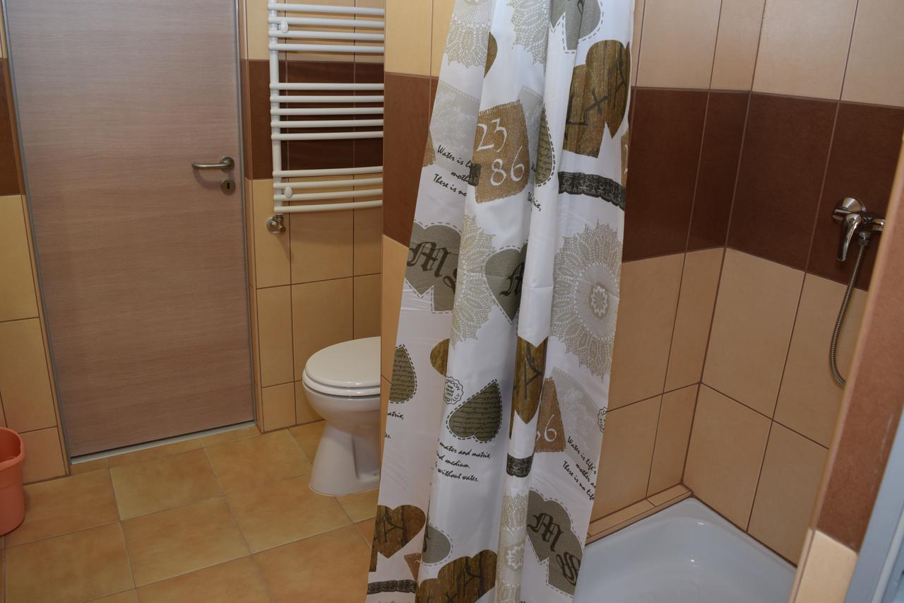 Marothi Kollegium Hostel Ντέμπρετσεν Εξωτερικό φωτογραφία