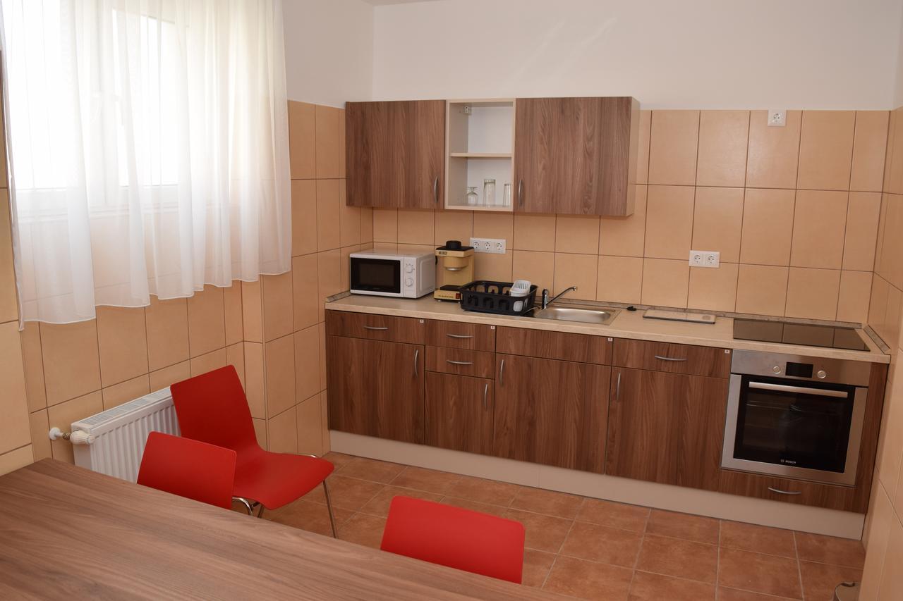 Marothi Kollegium Hostel Ντέμπρετσεν Εξωτερικό φωτογραφία