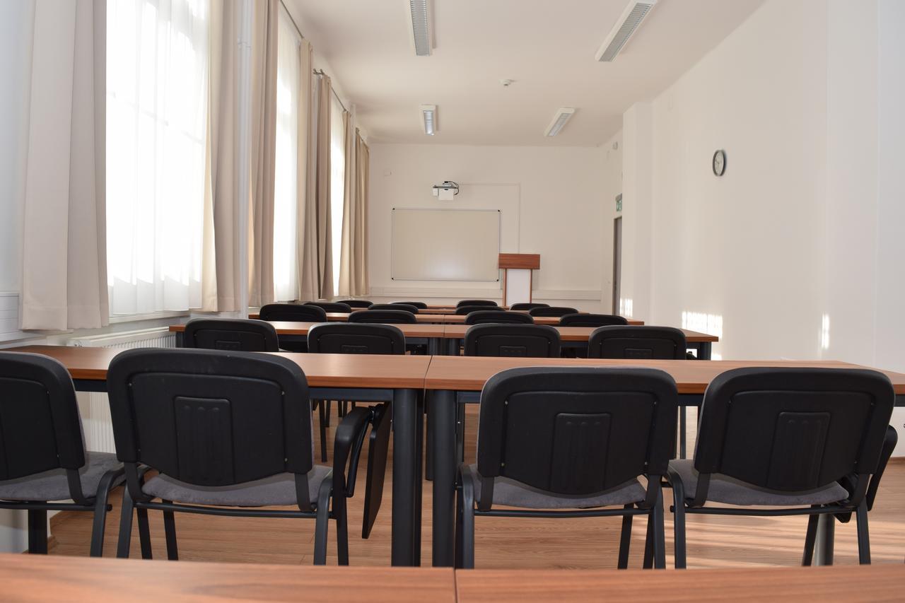 Marothi Kollegium Hostel Ντέμπρετσεν Εξωτερικό φωτογραφία